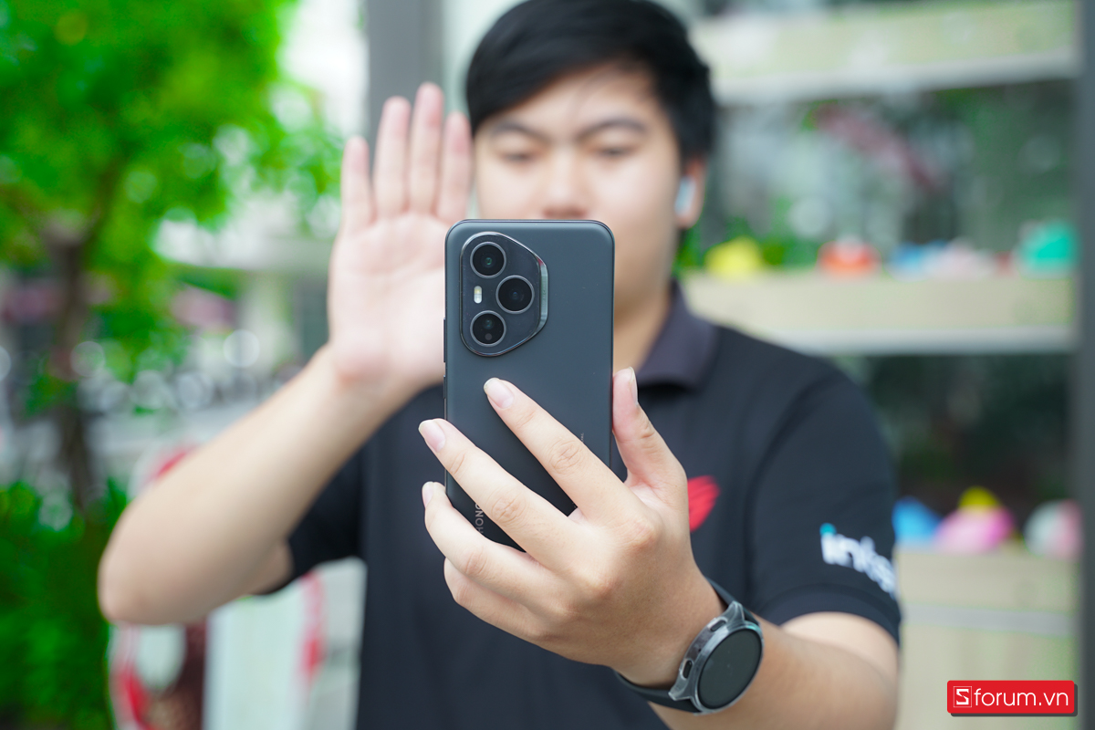 Honor cũng trang bị một số tính năng tương tác thông minh