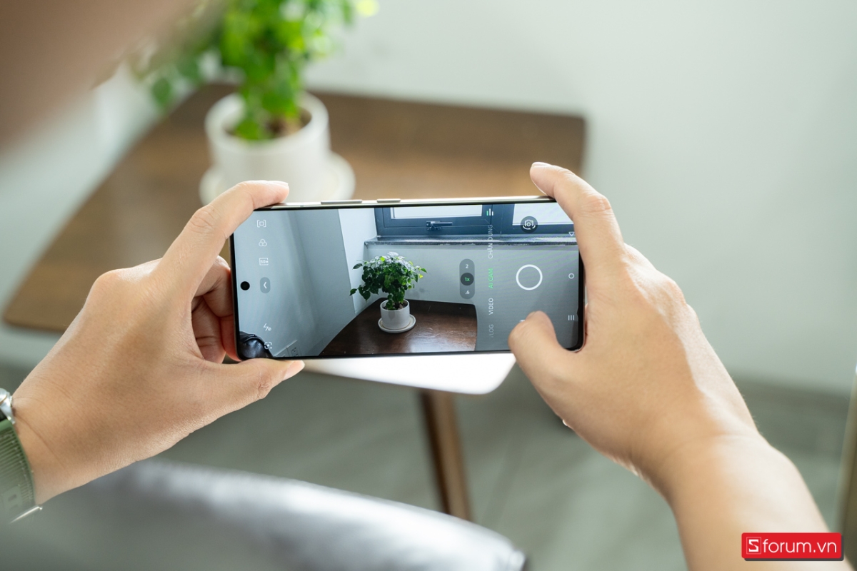 Infinix Note 50 Pro được trang bị camera chính 50MP có chống rung quang học OIS