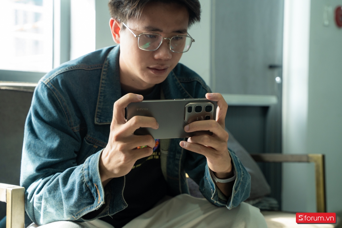Infinix Note 50 Pro không có quá nhiều thay đổi về ngôn ngữ thiết kế so với phiên bản Note 50 thường