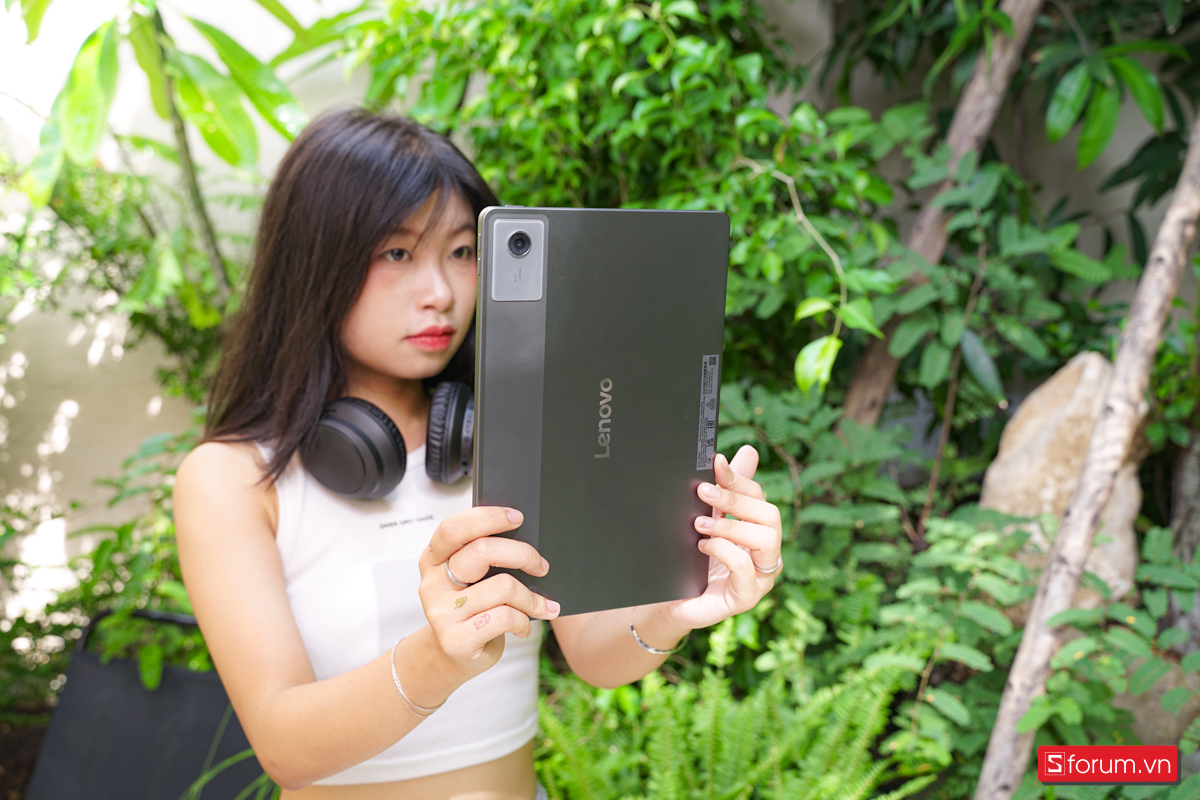 Mặt lưng của Lenovo Idea Tab