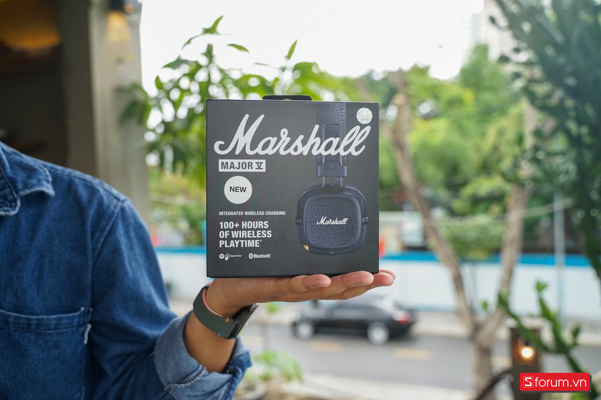 Mở hộp Marshall Major 5 màu xanh bóng đêm