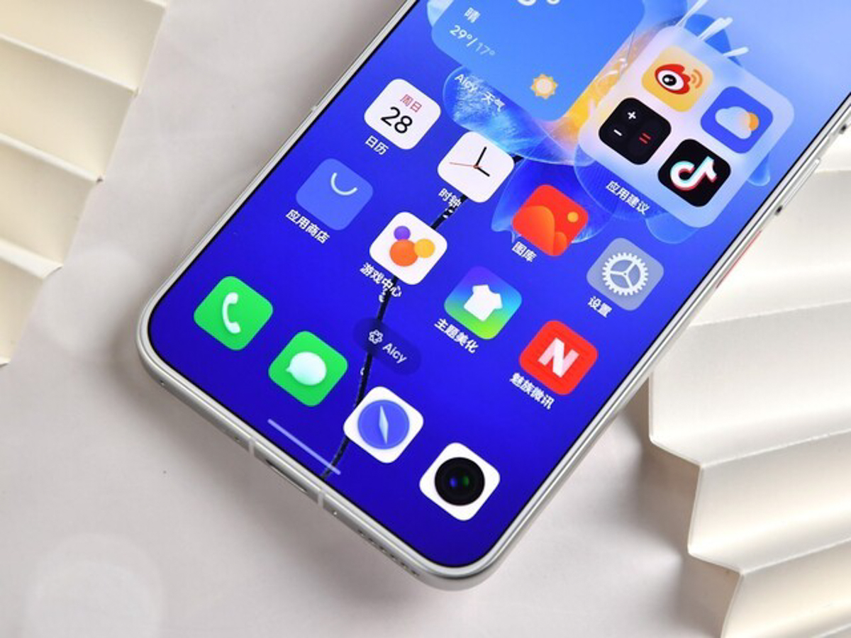 Màn hình hiển thị của Meizu 22 thật sự là điểm khiến mình ấn tượng ngay từ lần đầu cầm máy