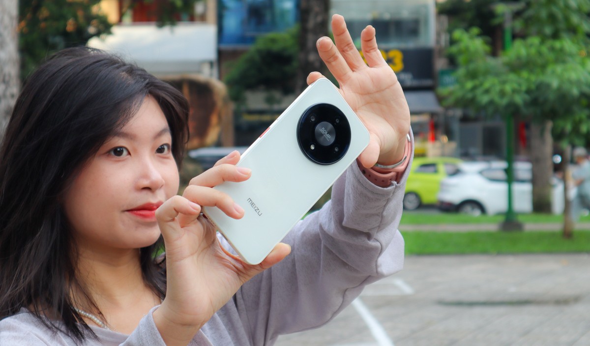 Trên tay Meizu mblu 22 Pro: Điện thoại chỉ 2.5 triệu có màn hình 120Hz, camera 50MP, pin 5000mAh Trên tay Meizu mblu 22 Pro: Điện thoại chỉ 2.5 triệu có màn hình 120Hz, camera 50MP, pin 5000mAh