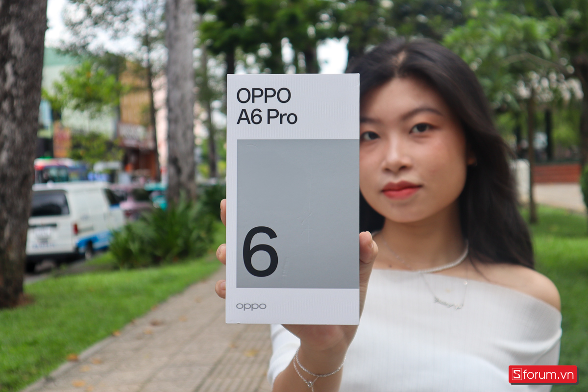 Mở hộp và phụ kiện OPPO A6 Pro