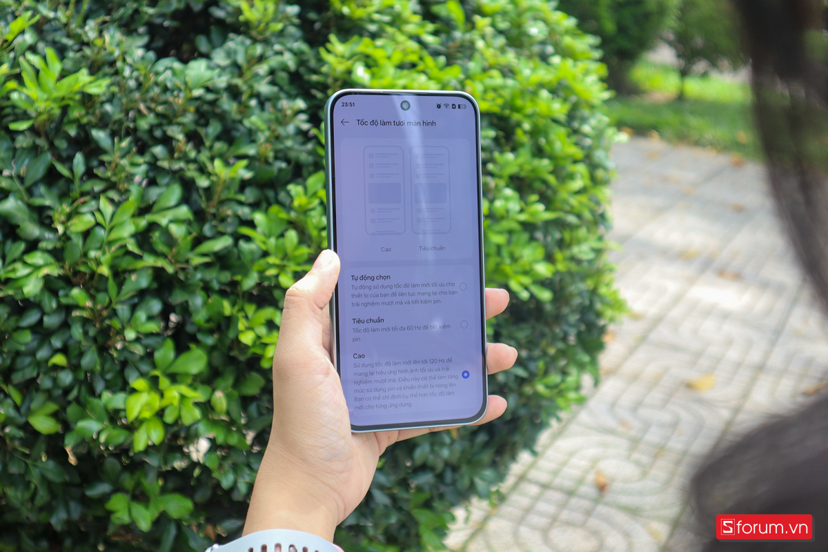 OPPO A6 Pro có tần số quét 120Hz