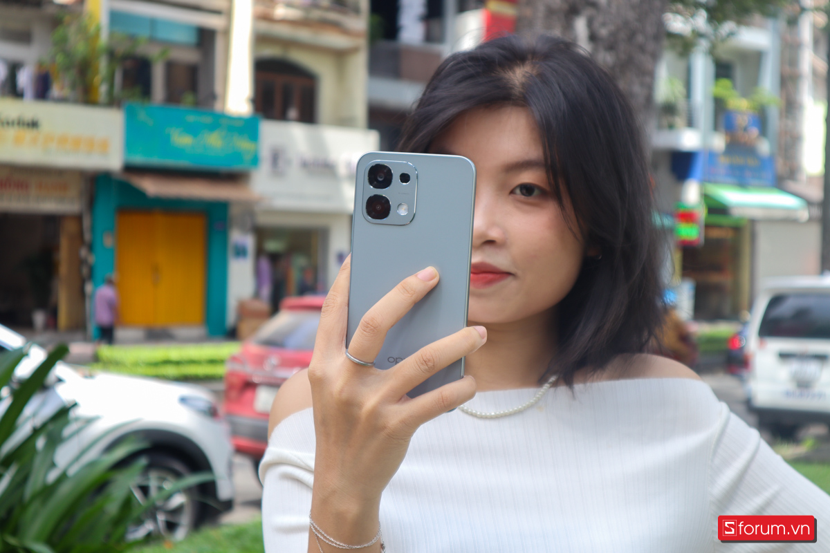 Trên tay OPPO A6 Pro, mình thật sự ấn tượng với viên pin 7000mAh của em nó