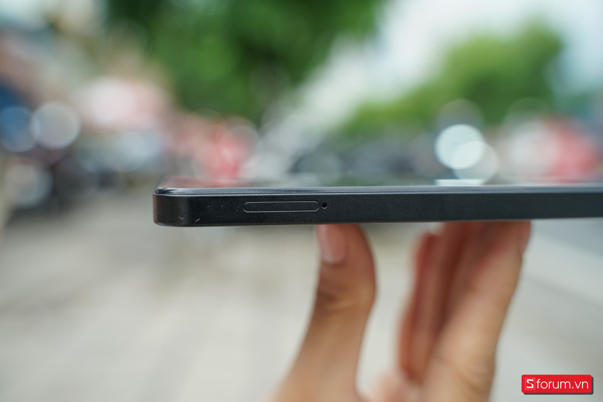 Cạnh trái của POCO C71