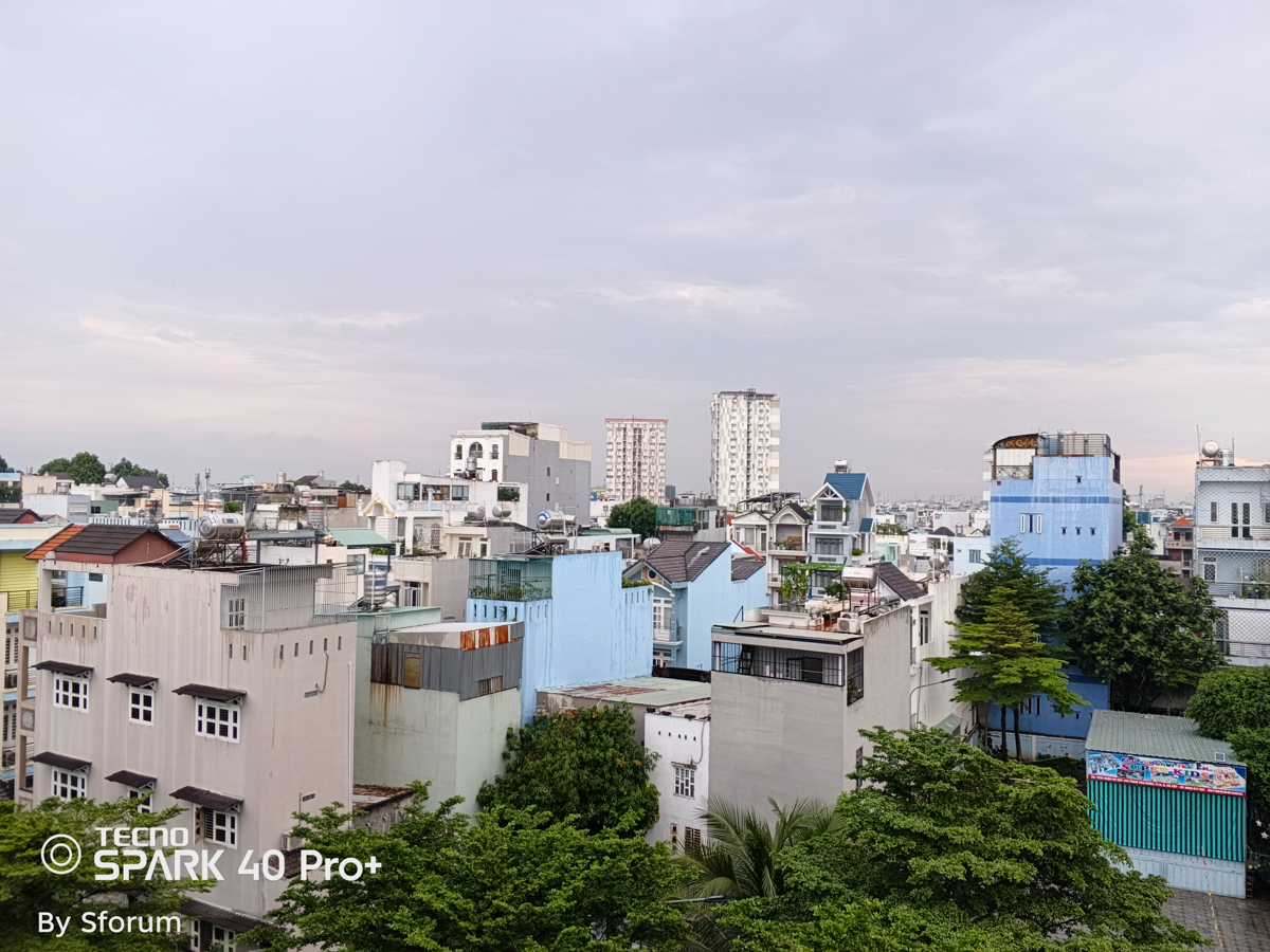 Ảnh chụp đủ sáng trên Tecno Spark 40 Pro Plus