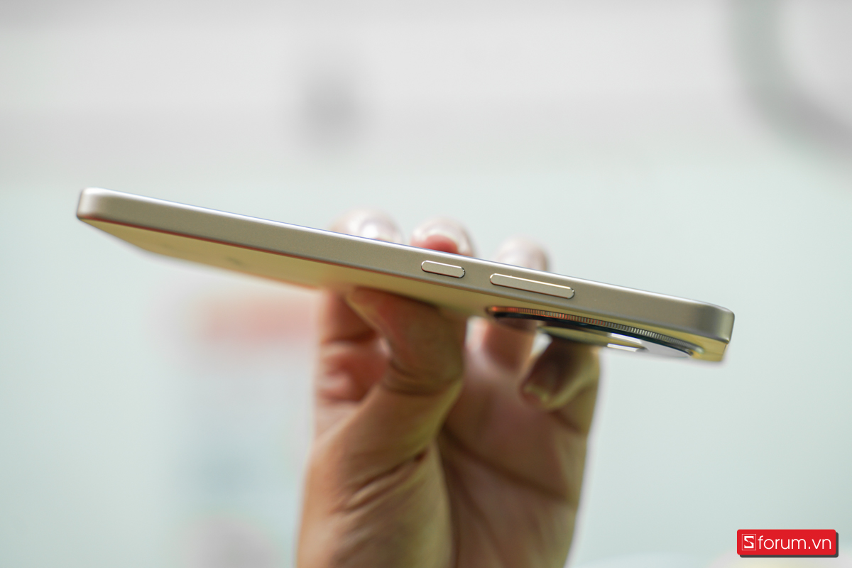 Cạnh phải của Honor X9d