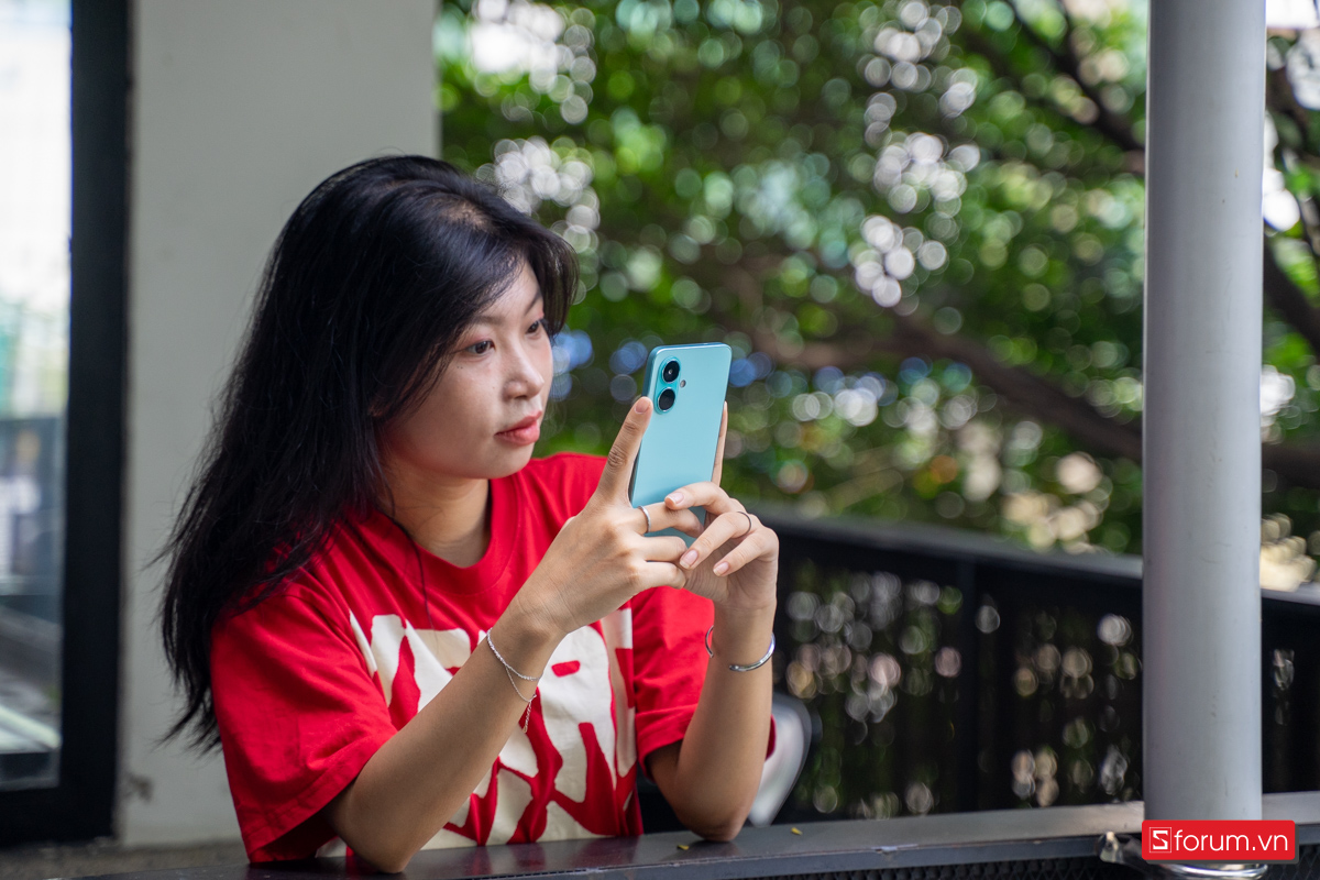 Tecno Spark Go 2 được trang bị một camera sau 13MP khẩu độ f/1.8 với khả năng lấy nét tự động PDAF và hỗ trợ HDR