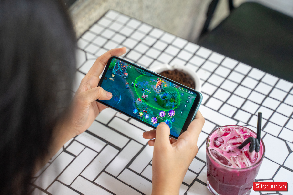 Chơi liên quân trên Tecno Spark Go 2