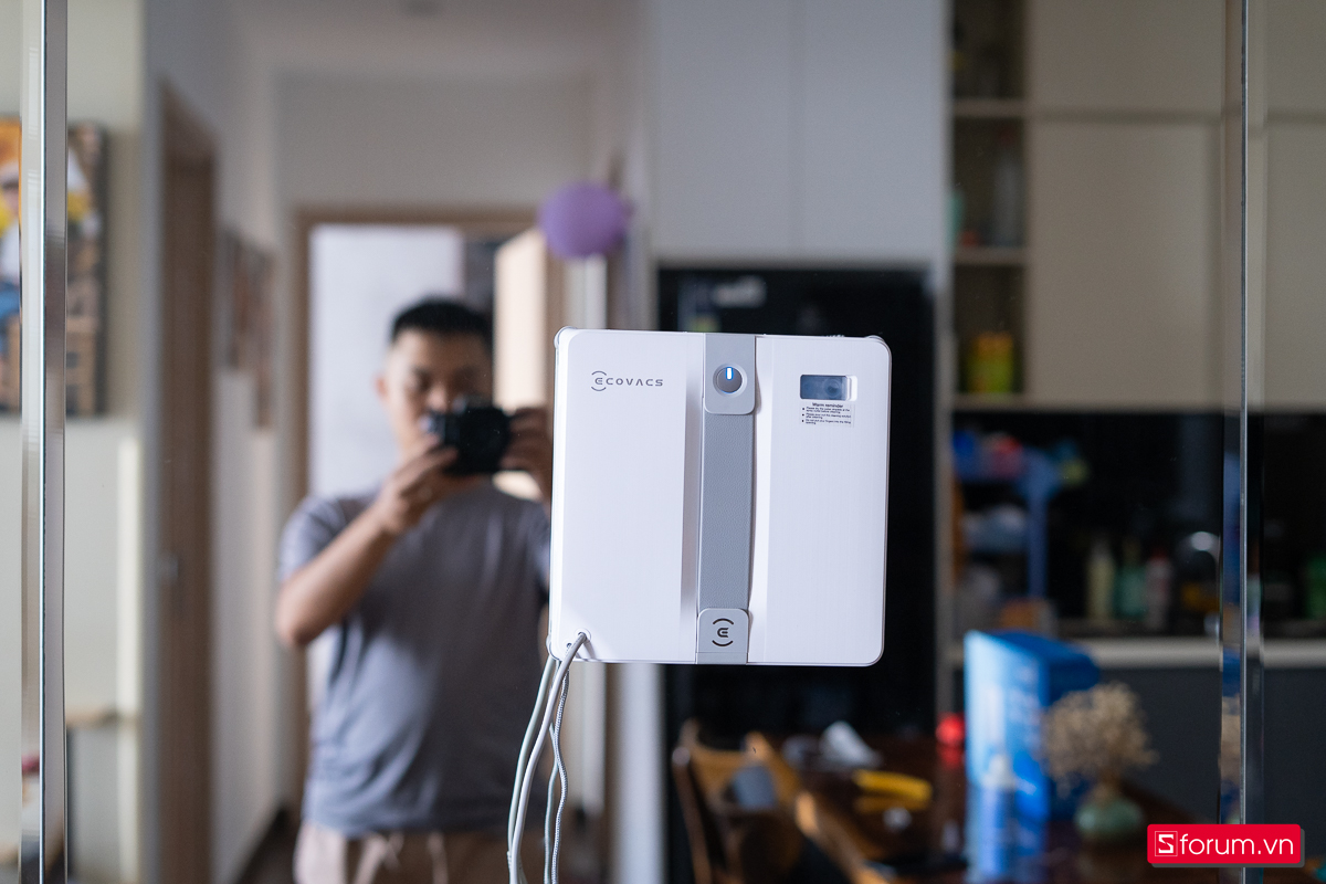 Trên tay robot lau kinh Ecovacs Winbot Mini