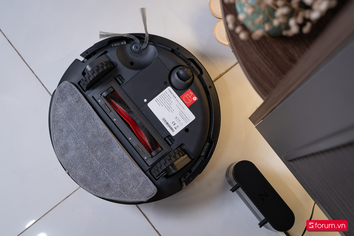 Trên tay robot hút bụi lau nhà Roborock Q7 TF