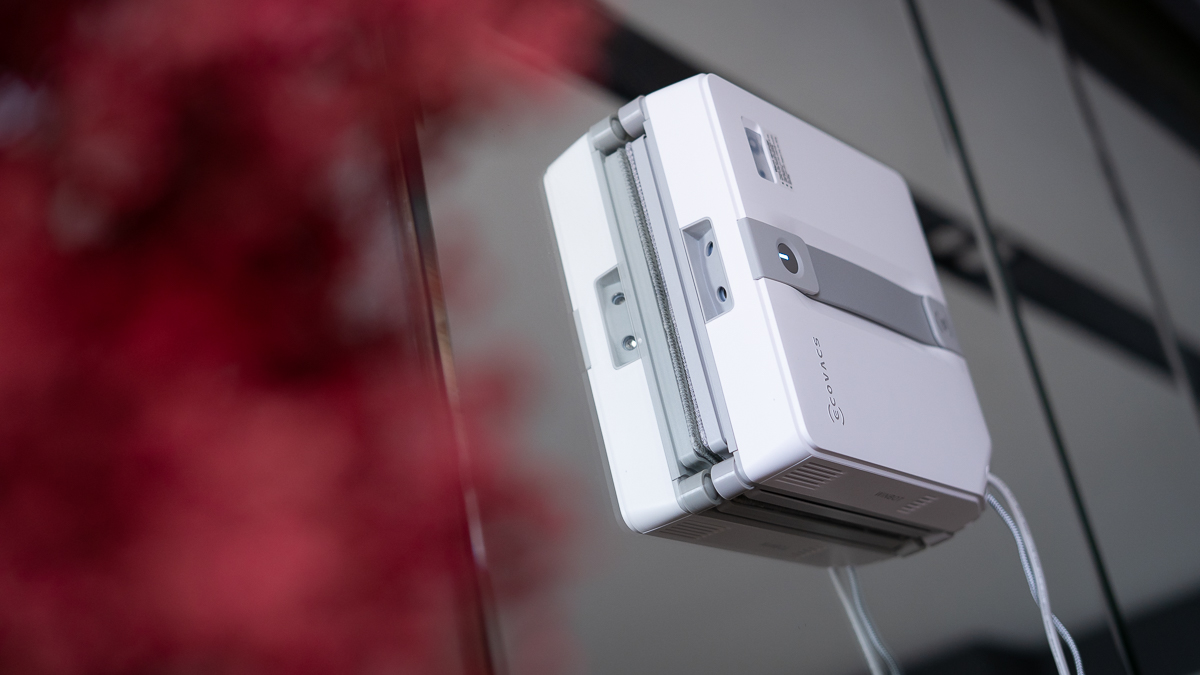 Trên tay Ecovacs Winbot Mini: Robot lau kính nhỏ gọn, leo tường nhẹ nhàng, làm sạch cực ổn, giá 7.9 triệu