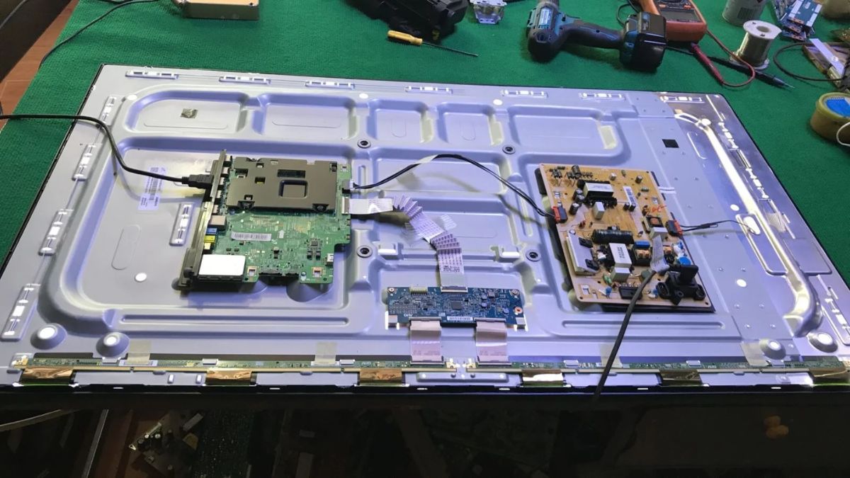 Lỗi bo mạch chính (mainboard)