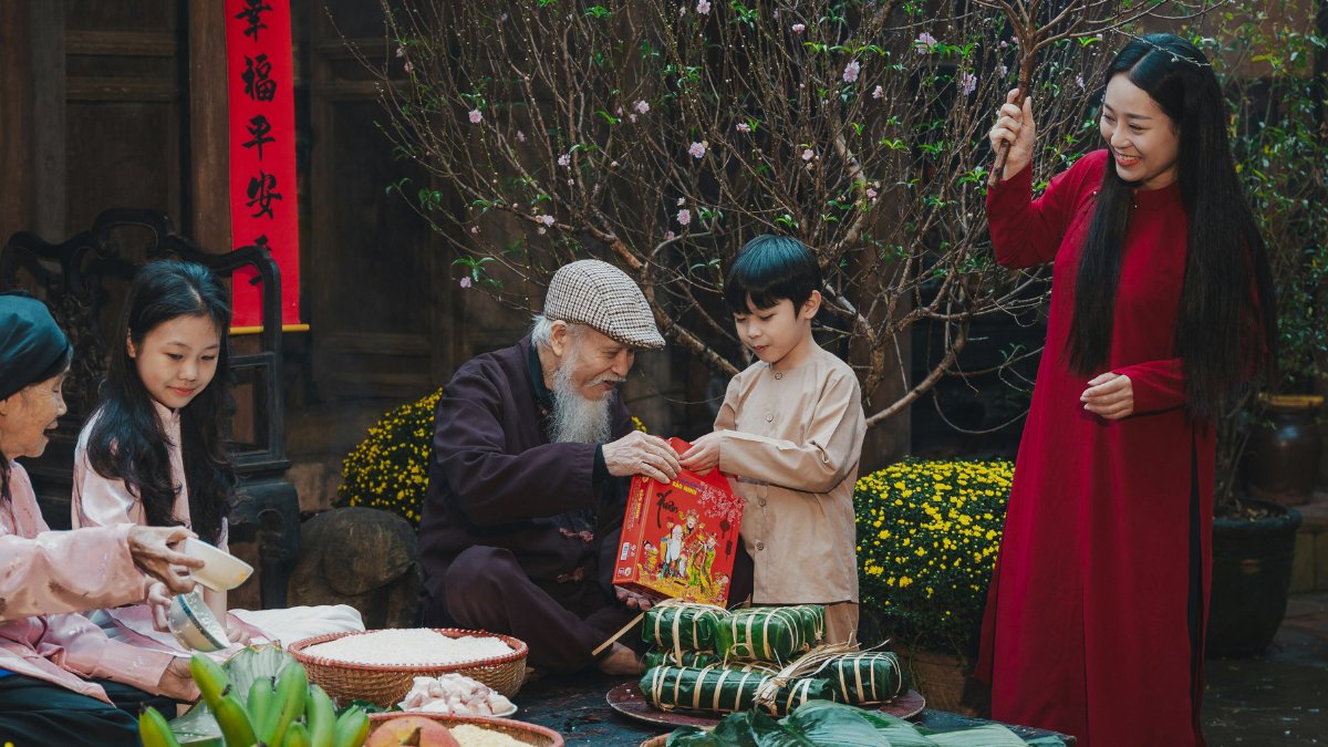 Ý nghĩa của việc chọn đúng thời điểm biếu quà Tết