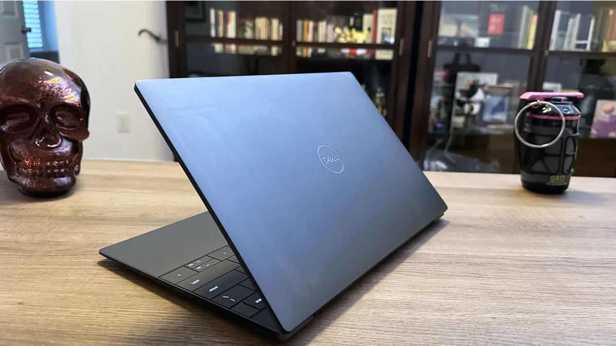 Laptop Dell XPS 13 9350 71058714 là dòng laptop Dell cảm ứng với màn hình sắc nét