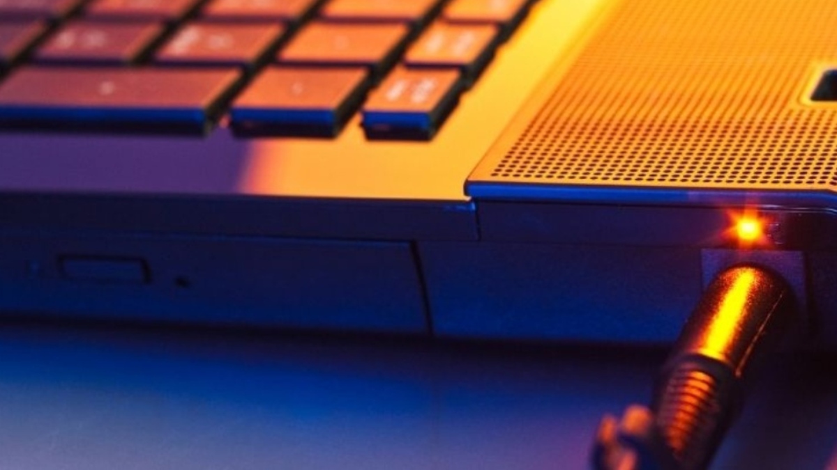 Tìm hiểu các ký hiệu đèn báo trên laptop Dell