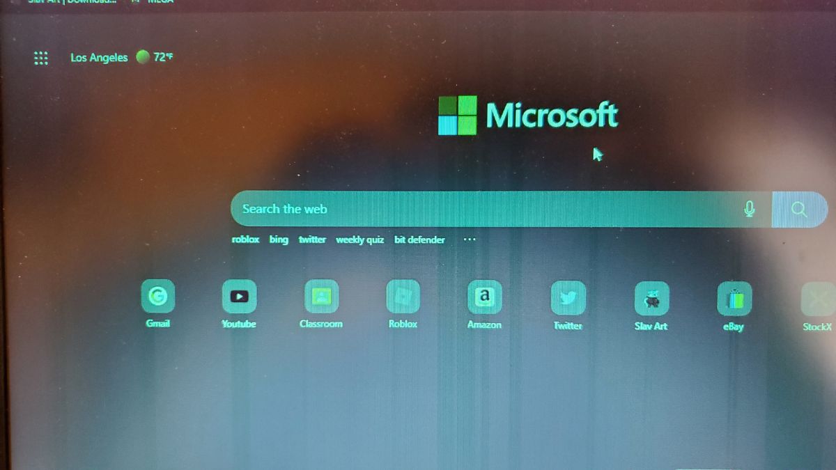 Màn hình laptop bị ám xanh