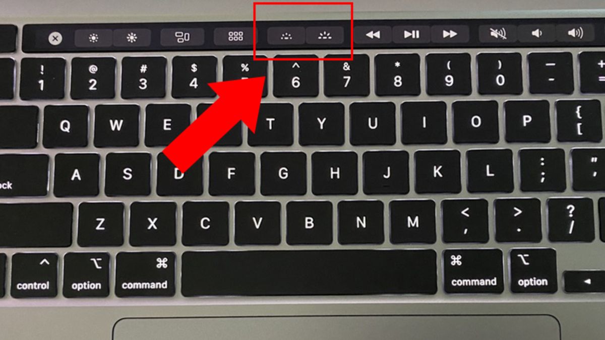 Bật đèn bàn phím MacBook trên Touch Bar