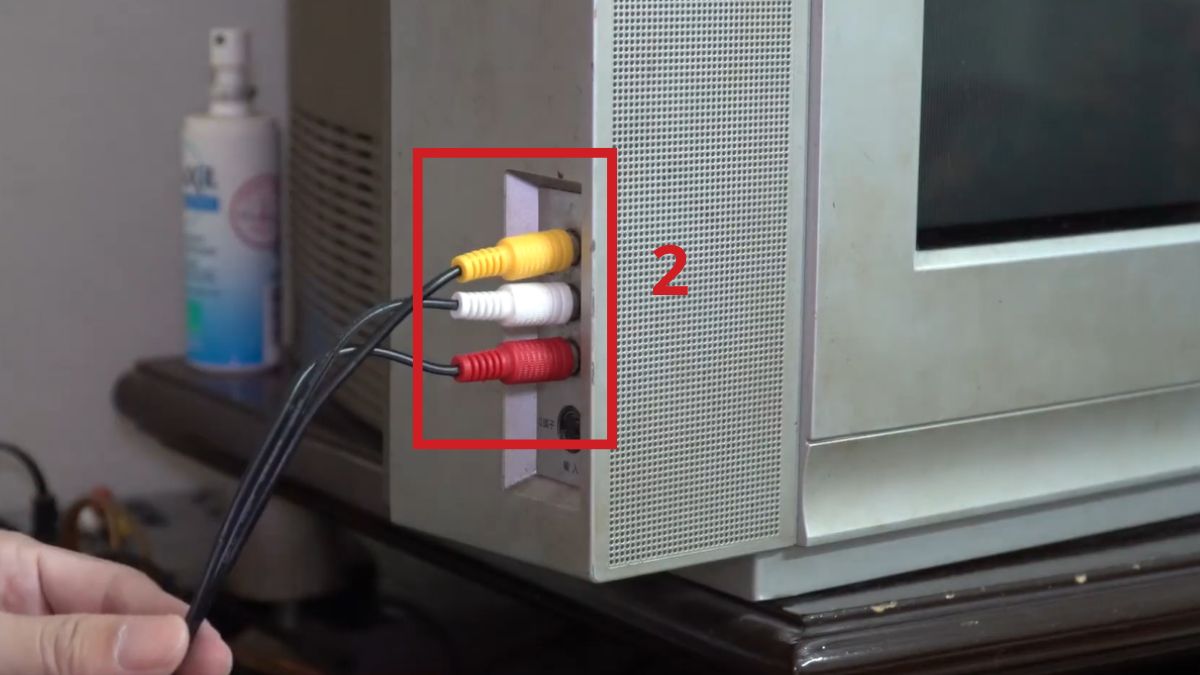 Cắm dây AV đối với thiết bị tivi đời cũ CRT với tivi Box bước 2