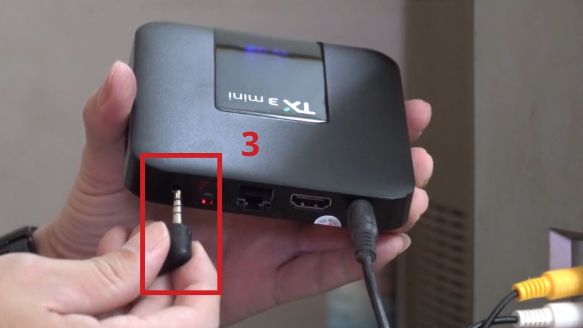 Cắm dây AV đối với thiết bị tivi đời cũ CRT với tivi Box bước 3