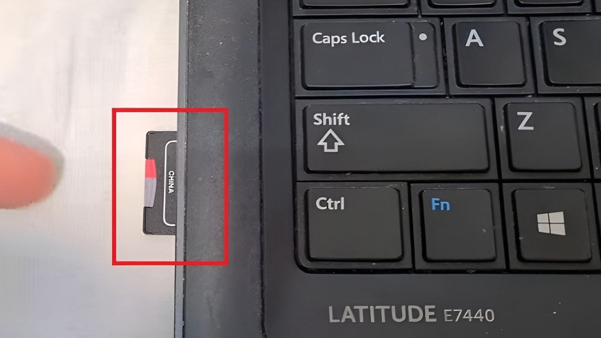 Vị trí khe cắm thẻ nhớ trên một số hãng laptop