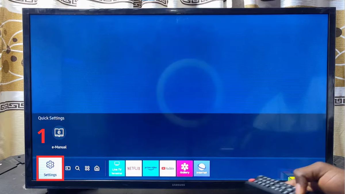Điều chỉnh độ sáng bằng cài đặt Brightness bước 1