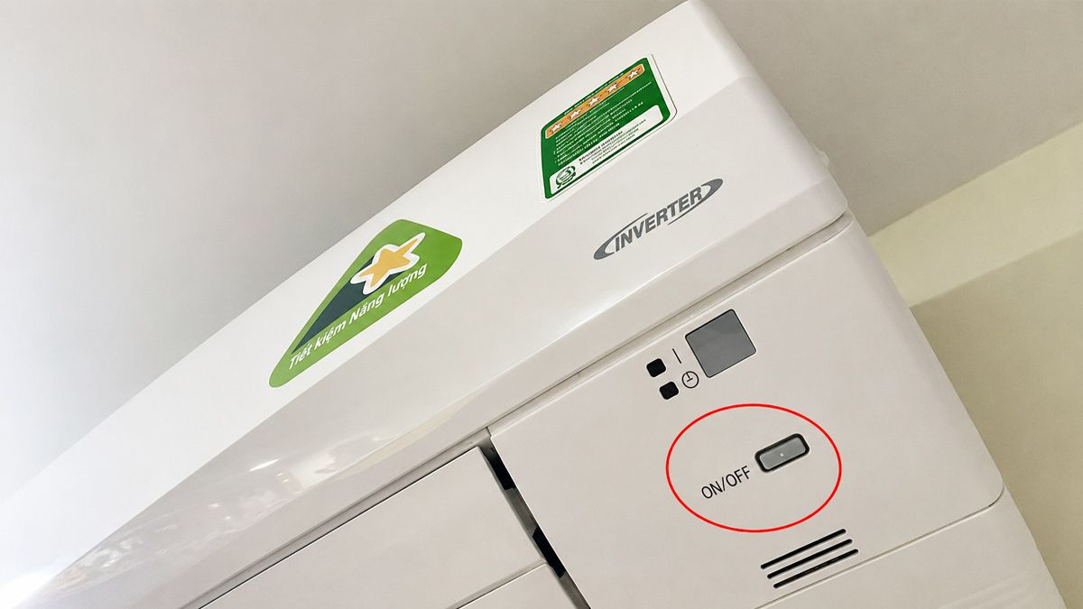 Sử dụng nút nguồn trực tiếp trên dàn lạnh