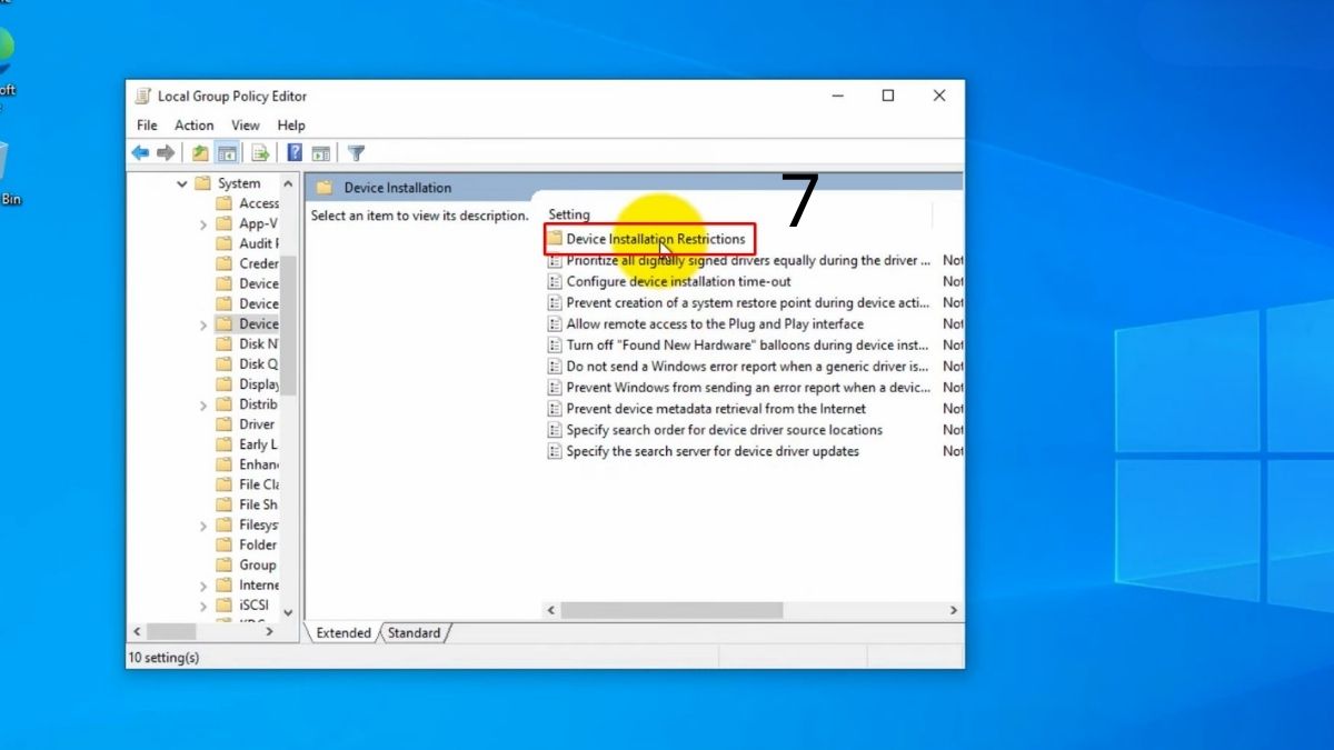 Chọn Device Installation Restrictions