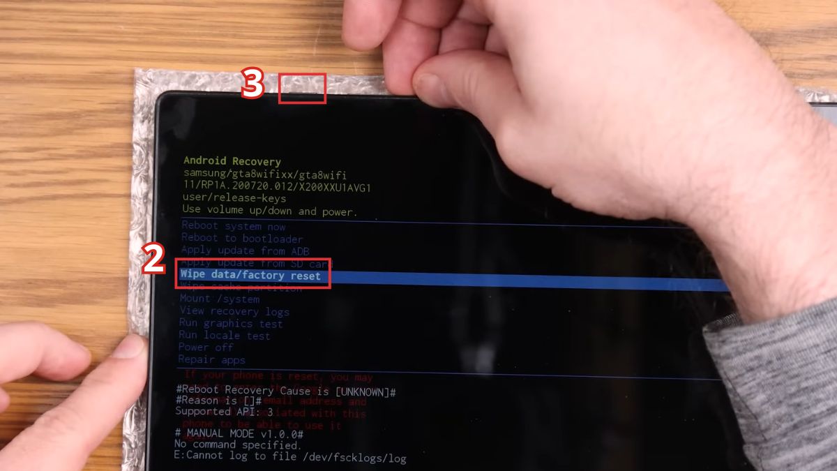 Cách cài đặt lại máy tính bảng Android khi không vào được màn hình chính bước 2