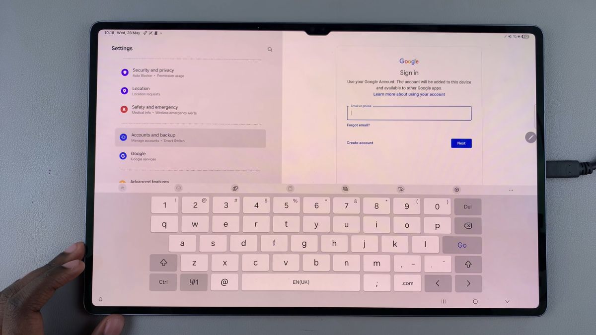 Kiểm tra tài khoản Google đang đăng nhập trước khi thực hiện cài đặt lại máy tính bảng