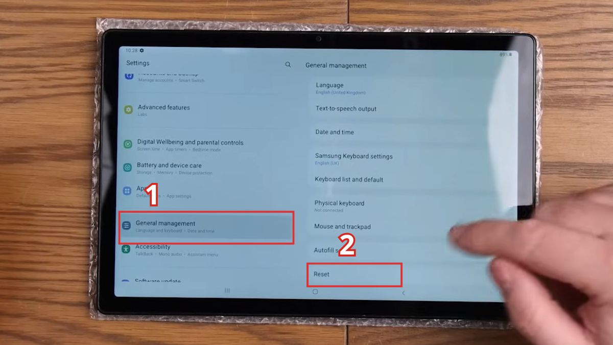 Cách cài đặt lại máy tính bảng Android khi máy vẫn còn sử dụng bình thường bước 1