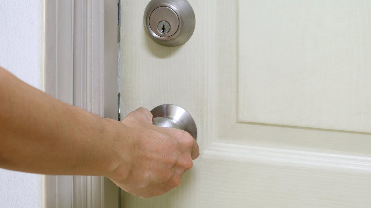 Khắc phục tình trạng điều hòa bật Dry nhưng phòng vẫn ẩm