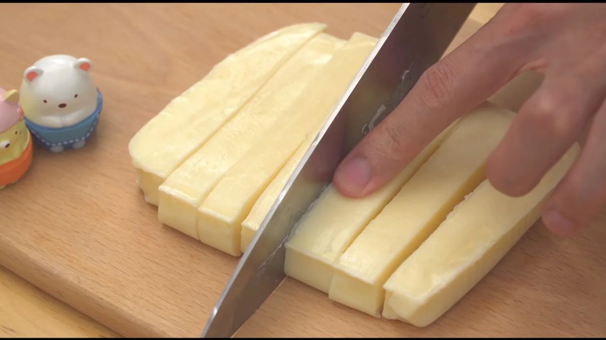 Cắt phô mai thành dạng que