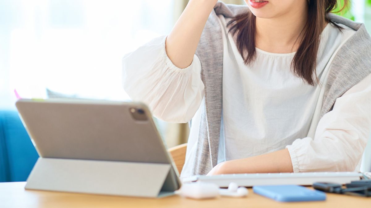 Sử dụng iPad kèm bàn phím, chuột và phụ kiện để tối ưu tiện ích