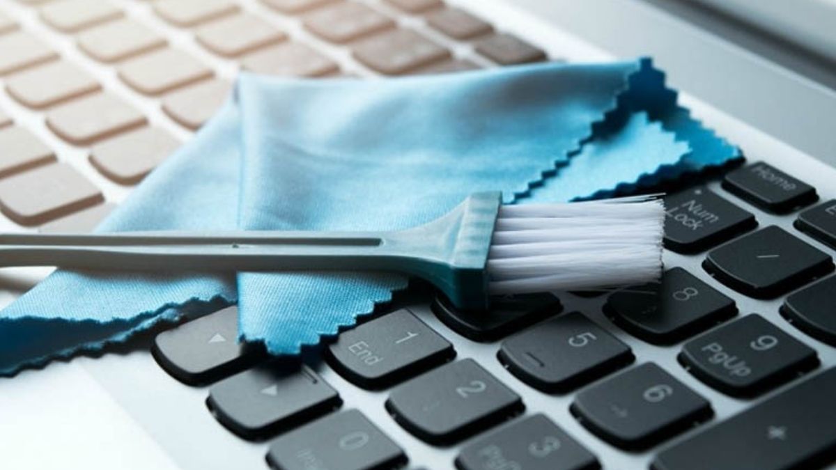 Kiểm tra và vệ sinh bàn phím để sửa lỗi Ctrl Shift S không hoạt động