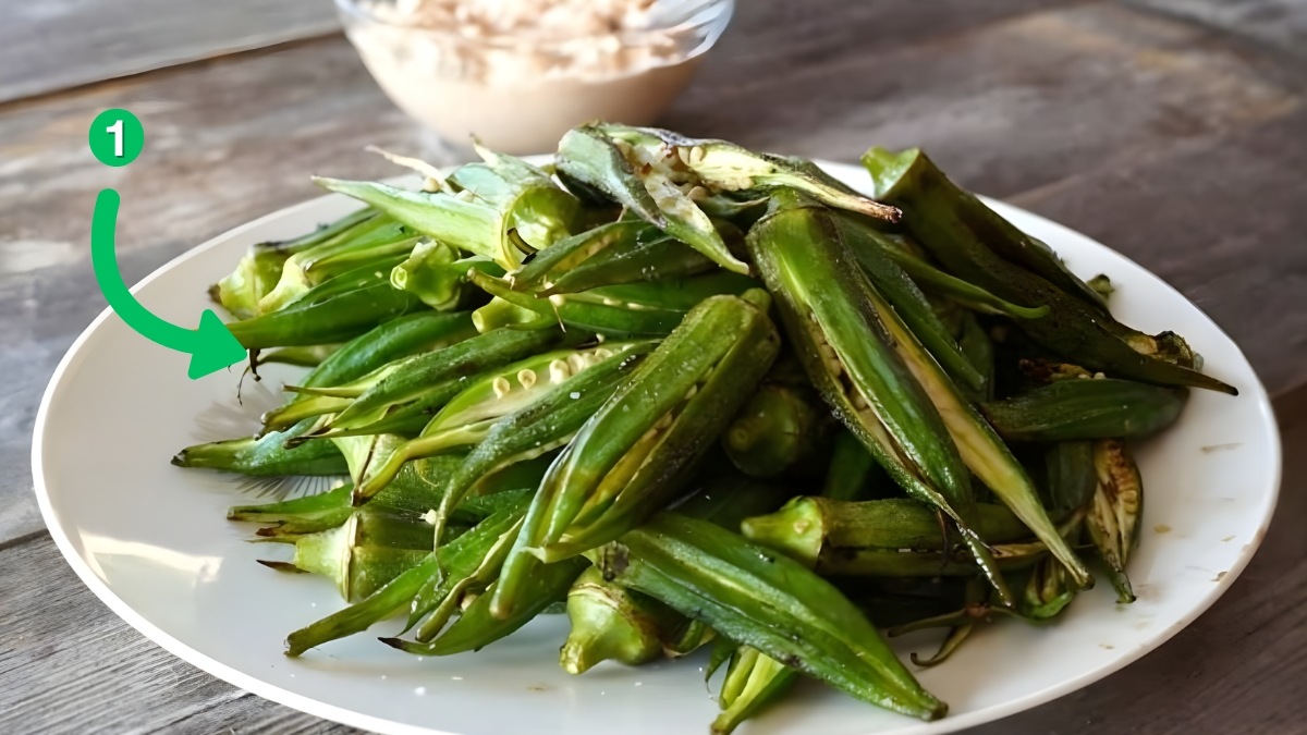 Để đậu bắp nguội hoàn toàn trước khi tiến hành bảo quản