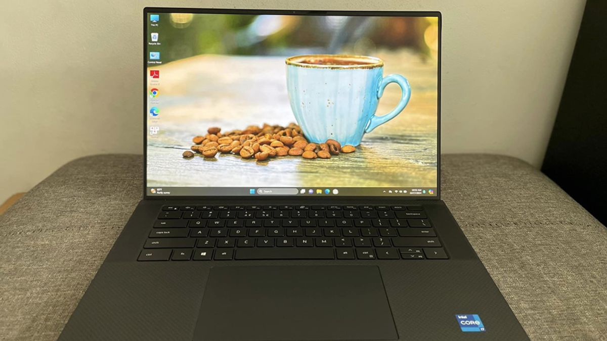 Laptop Dell 5570 sản xuất vào khoảng năm 2022