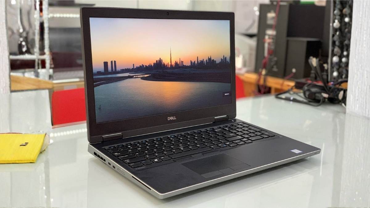 Dell Precision 7530 là một chiếc máy trạm di động