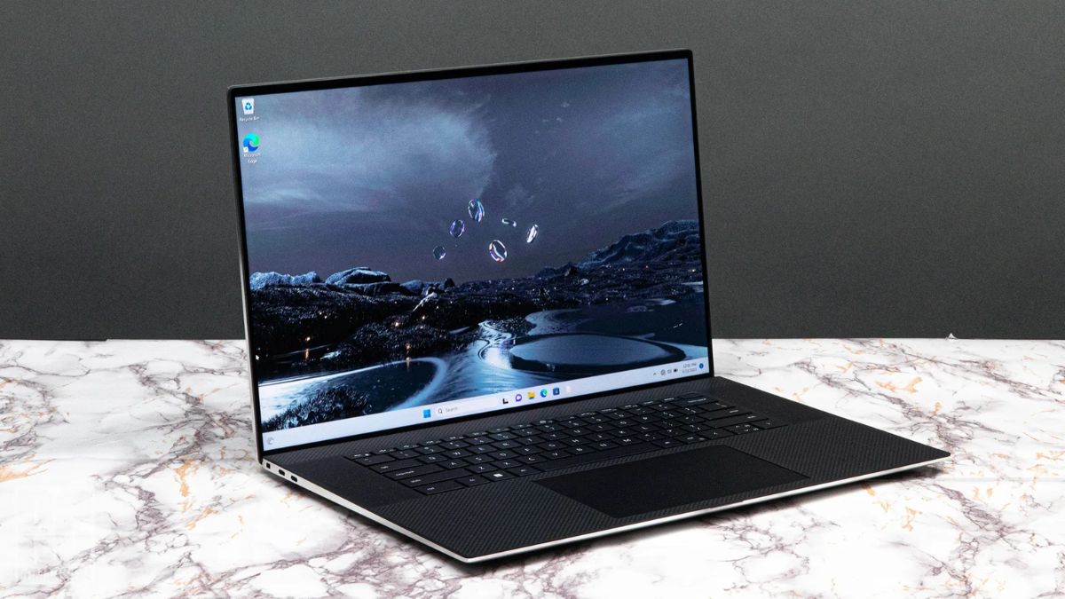 Dell XPS 17 là phiển bản lớn nhất trong dòng Dell XPS