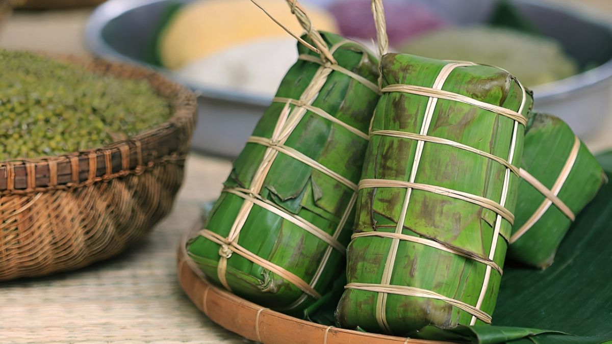 Bánh chưng, bánh tét là món quà chúc Tết truyền thống nhưng đầy tình cảm