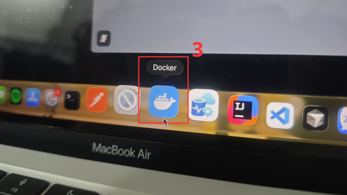 Khởi động Docker