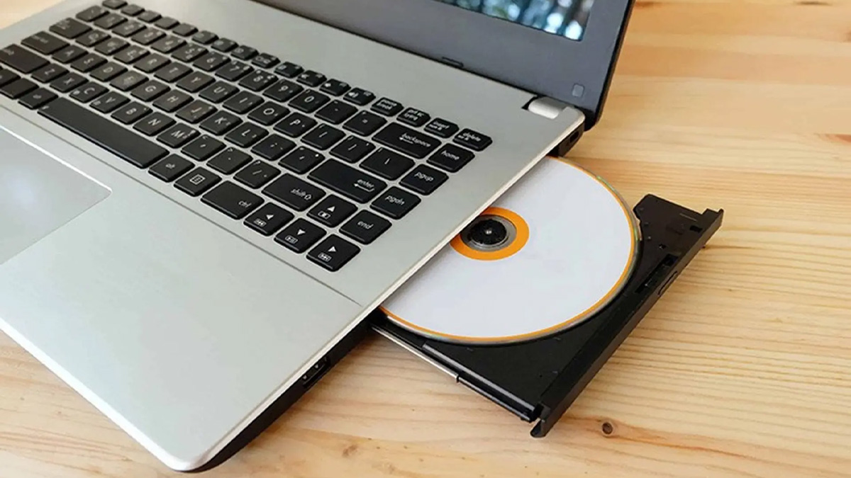 Optical Drive là thiết bị dùng để đọc và ghi dữ liệu từ các đĩa