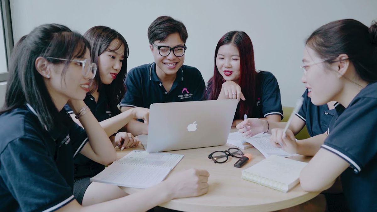 Học phí chương trình định hướng chứng chỉ quốc tế