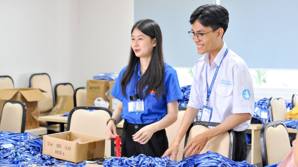 Các khoản phí phát sinh cần nộp khác tại UFM