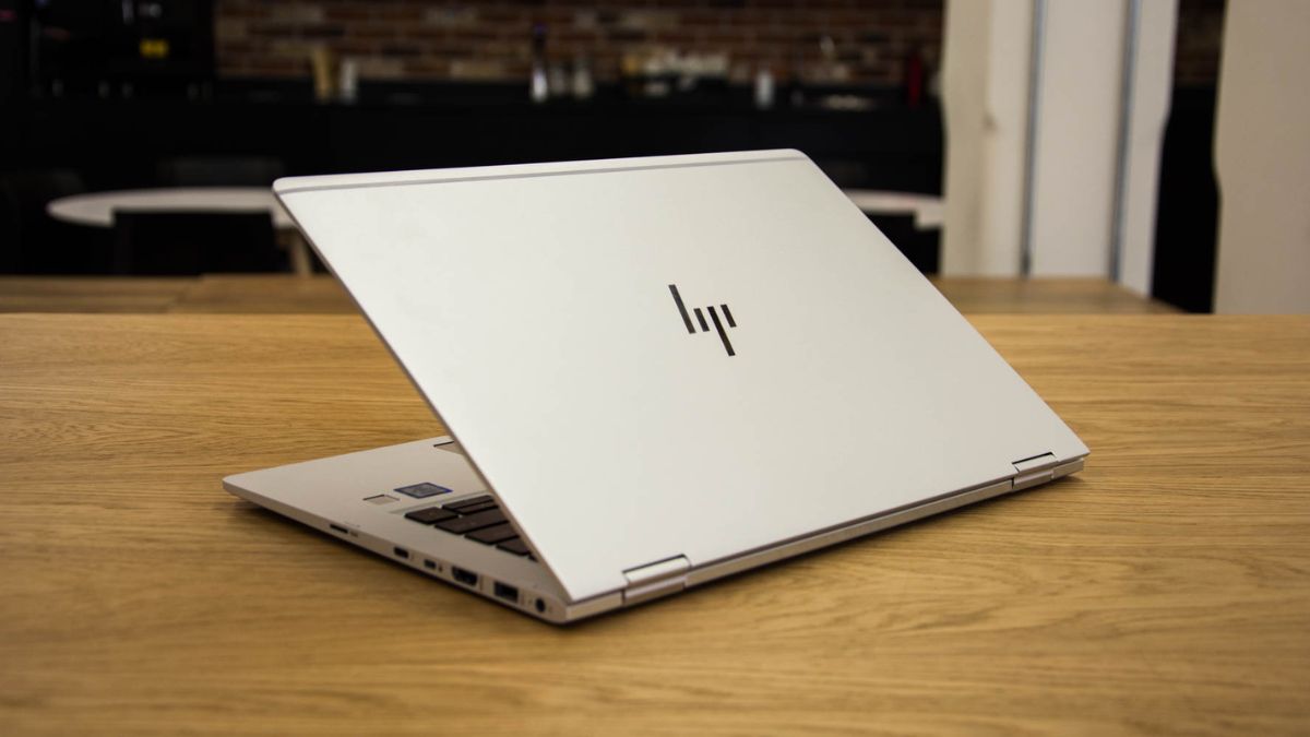 HP EliteBook 1030 x360 G2 là mẫu laptop doanh nhân 2 trong 1