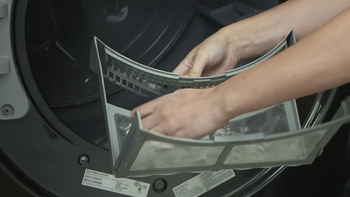 Vệ sinh bộ lọc xơ vải của máy sấy Samsung Heatpump