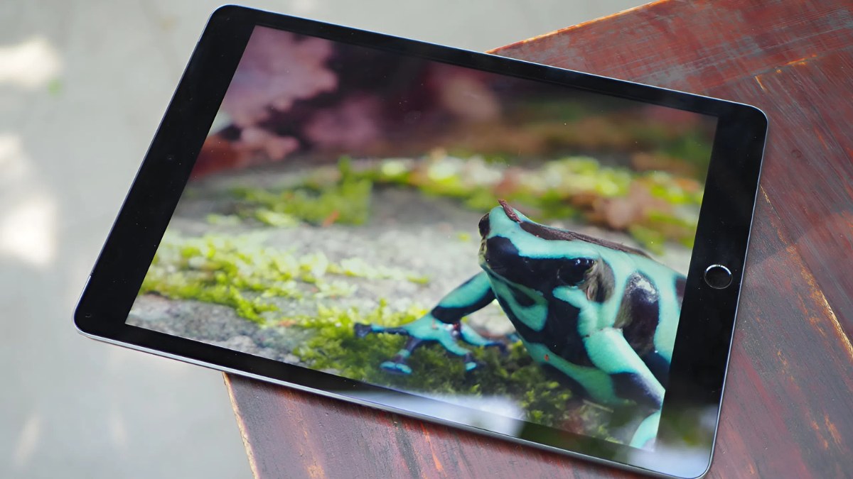 Màn hình iPad bị phản quang hoặc khó nhìn ngoài trời