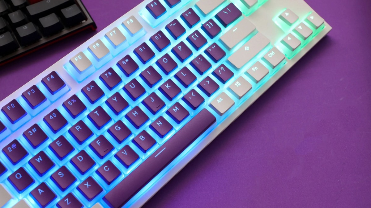 Keycap OEM là dòng thông dụng với thiết kế các hàng có độ cao